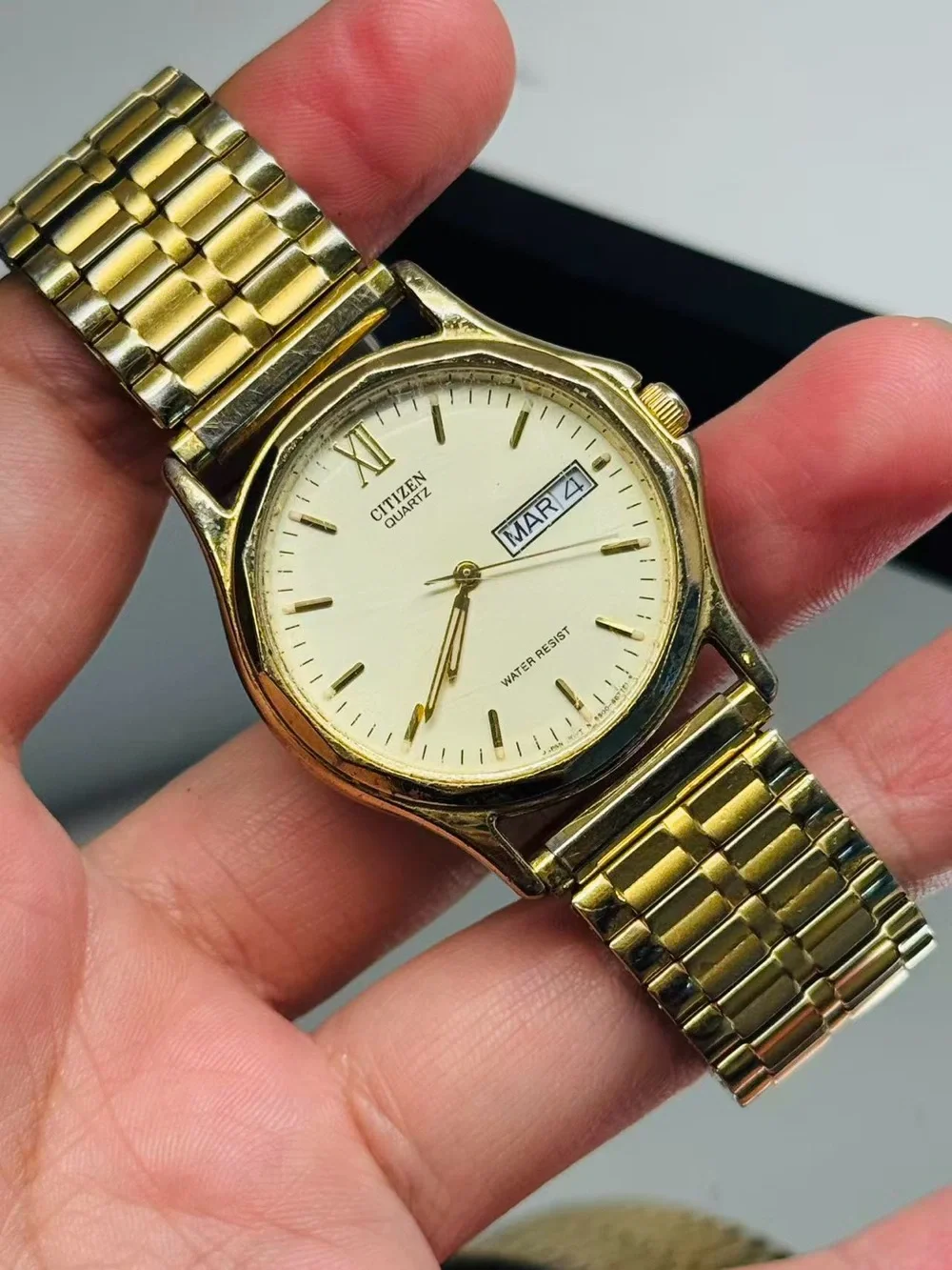 Vintage Citizen Quartz Day Date Gold Tone Men’s Watch 31mm New Battery Runs